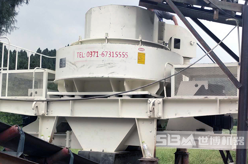 石頭制砂機(jī)現(xiàn)場圖