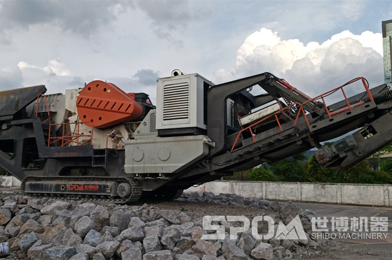 履帶式顎破移動破碎站