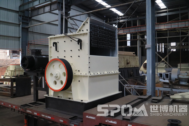 箱式破碎機(jī)生產(chǎn)車(chē)間